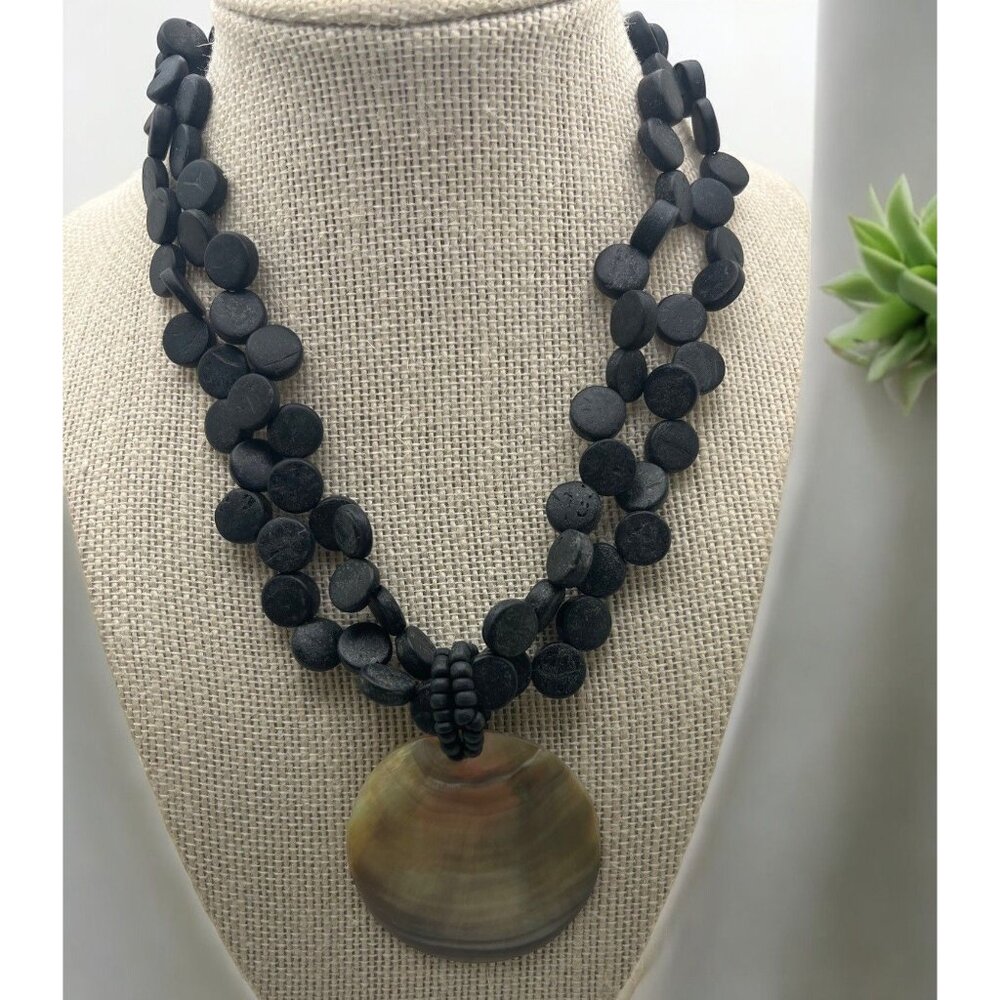 NY & Co Black Beaded Necklace Abalone Shell Statement Pendant Mother of Pearl